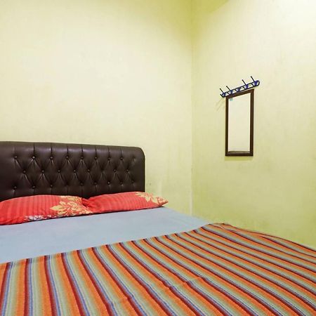 Отель Wisma Cempaka 2 Syariah Parit  Экстерьер фото