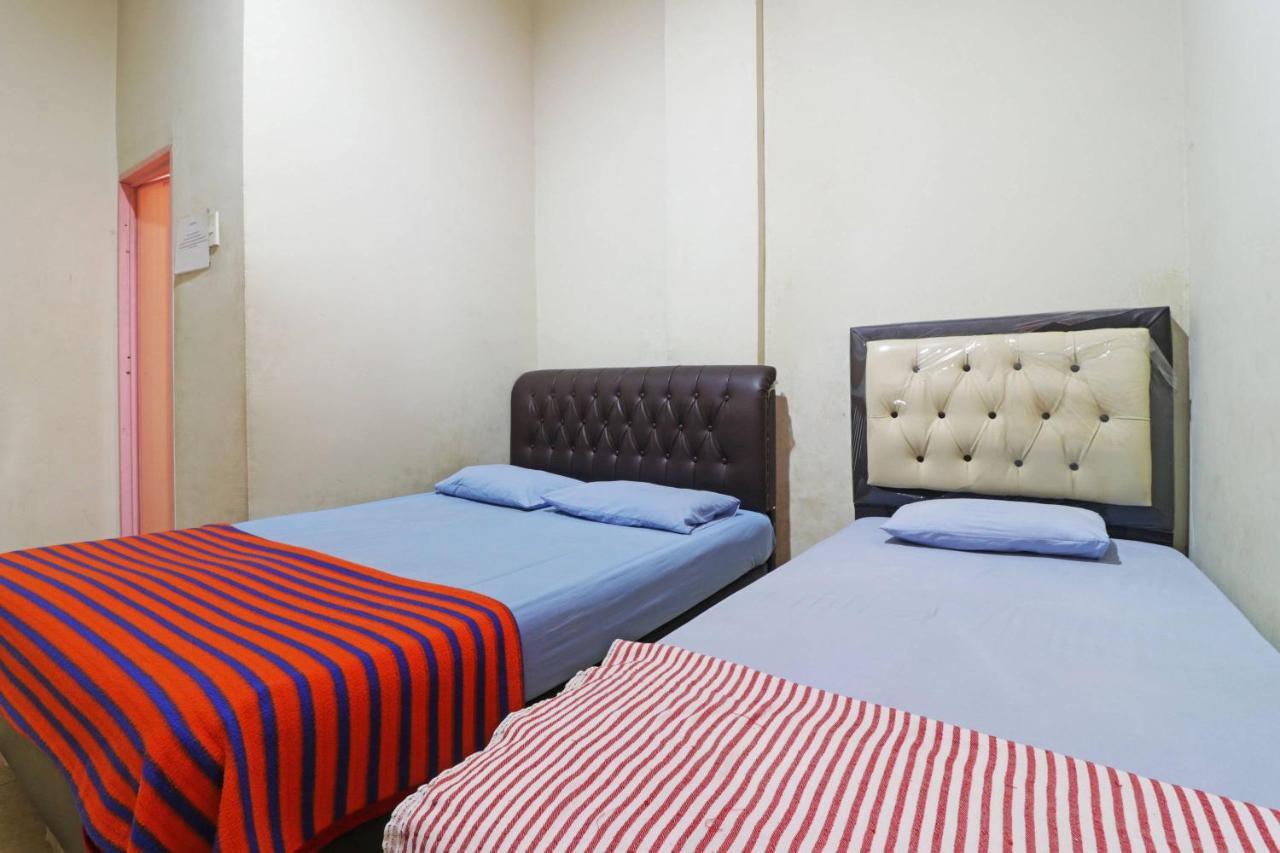 Отель Wisma Cempaka 2 Syariah Parit  Экстерьер фото