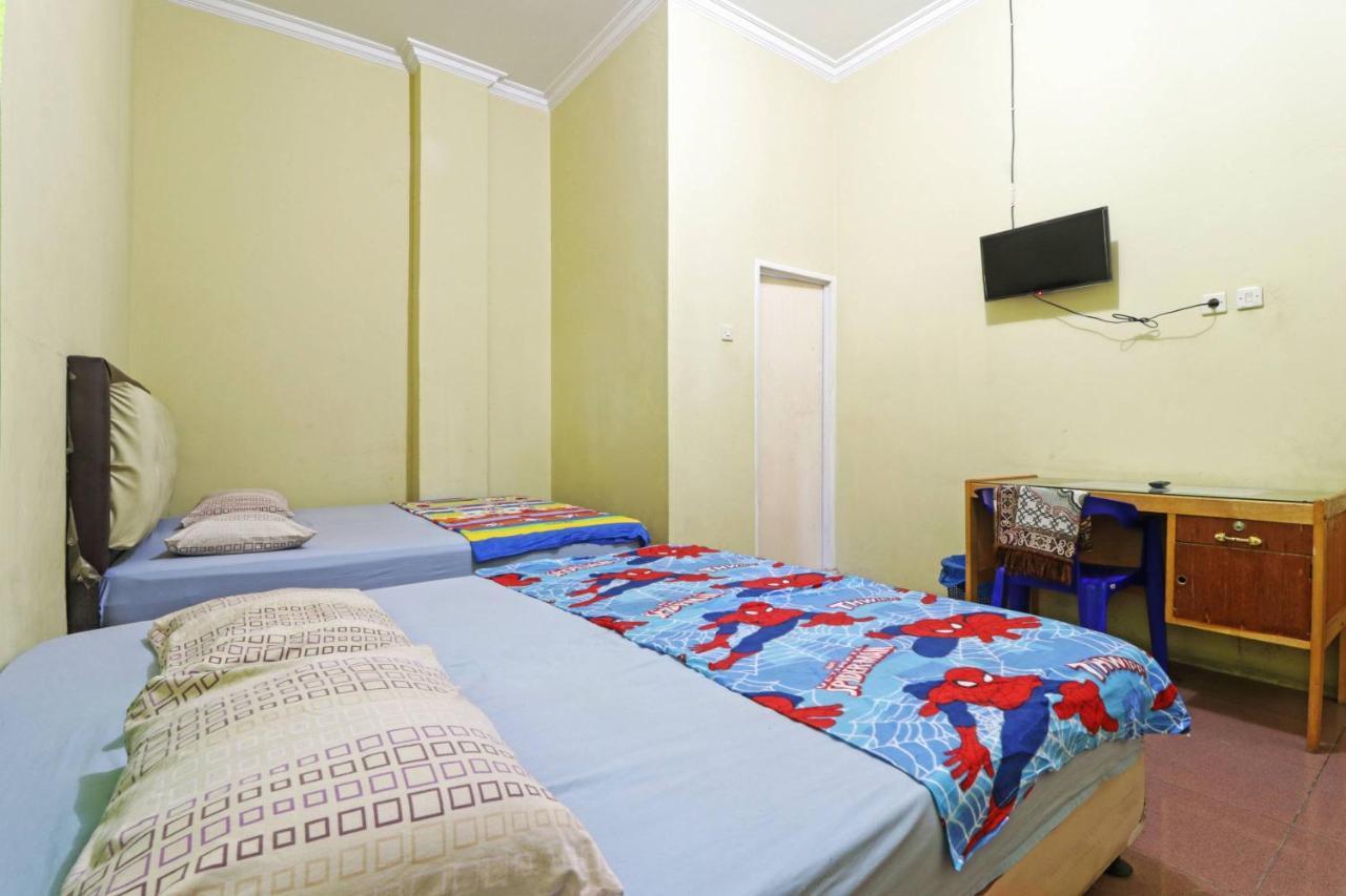 Отель Wisma Cempaka 2 Syariah Parit  Экстерьер фото
