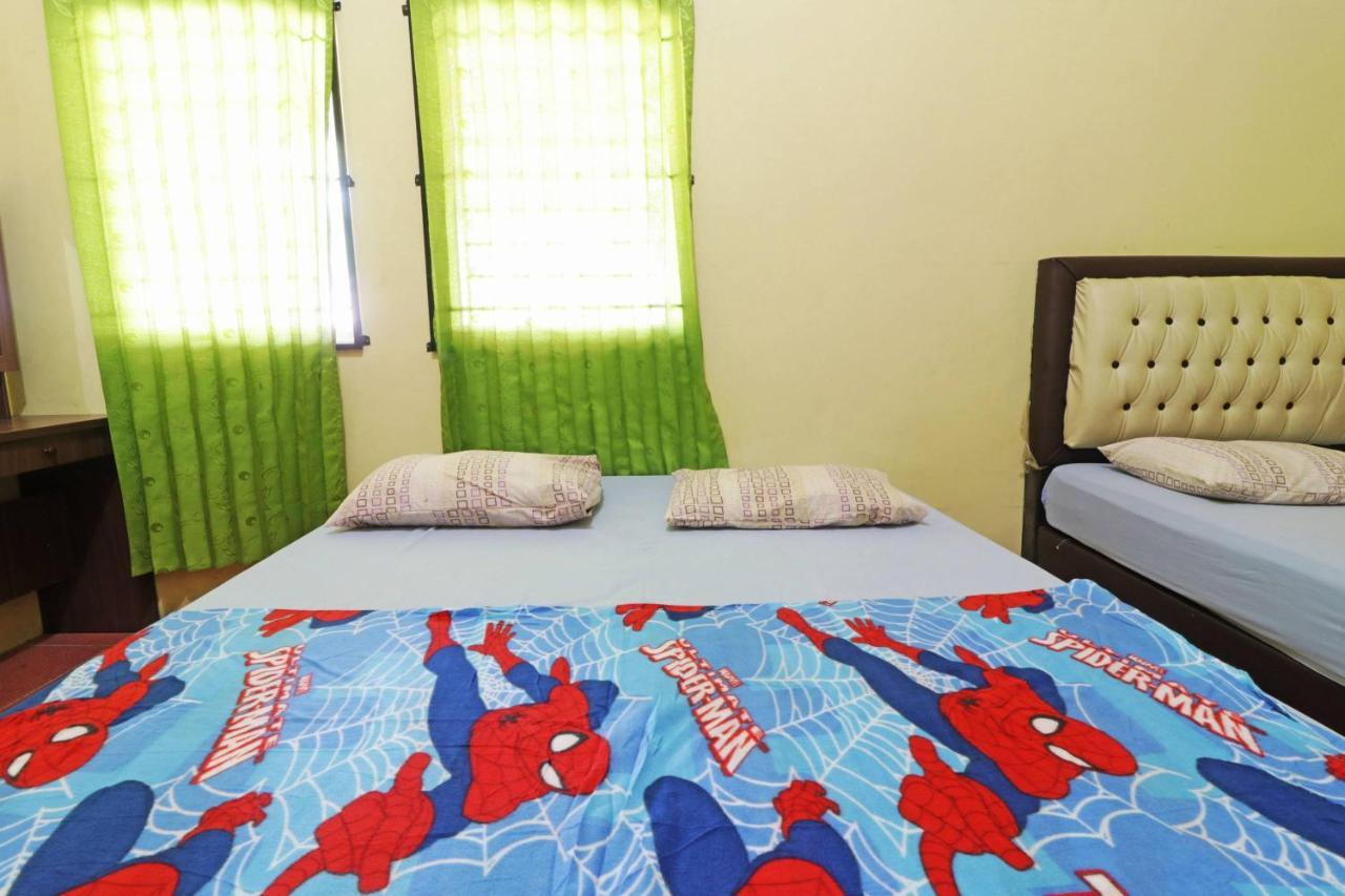 Отель Wisma Cempaka 2 Syariah Parit  Экстерьер фото